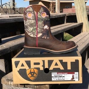 ARIAT Fatbaby Cowgirl Distressed Brown Camo Boots